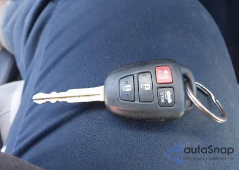 2015 Toyota Corolla Le из США, поврежденный, VIN 5YFBURHE4FP239745